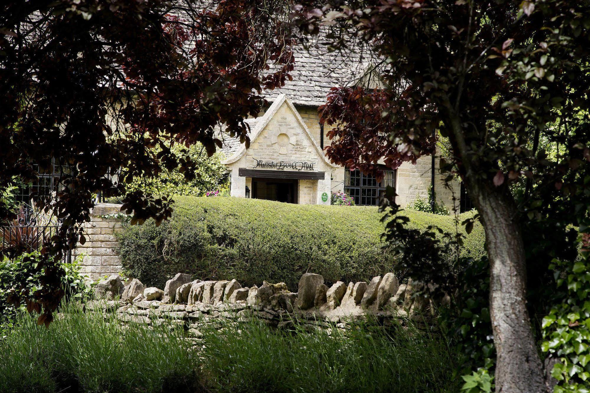 Old Swan Hotel Witney Exterior photo